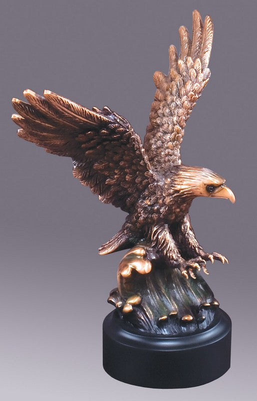 Eagle Landing Resin 8"